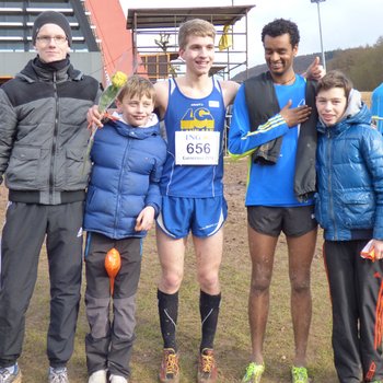 Die erfolgreichen Läufer der LG Lahn-Aar-Esterau: Andreas Schmitt, Till Jung, Marek Spriestersbach, Kbrom Tesfaye, Luis Jung. (Foto: Jung)